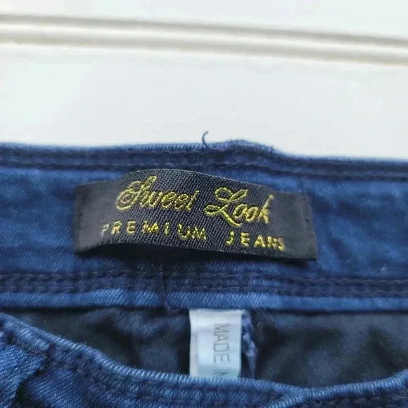 Sweet look Premium Jeans  Medium Wash Mid-rise Blue Stretch Leg 26x29 Sz XS - Picture 2 of 9